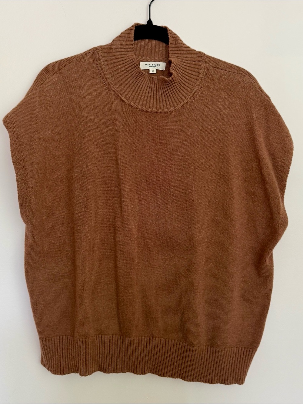 Max Studio London Brown Mock Neck Sweater Vest Size M